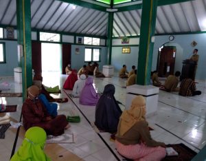 Salat Zuhur Berjamaah dan Kultum di Masjid Amarta SMP Negeri 2 Salatiga